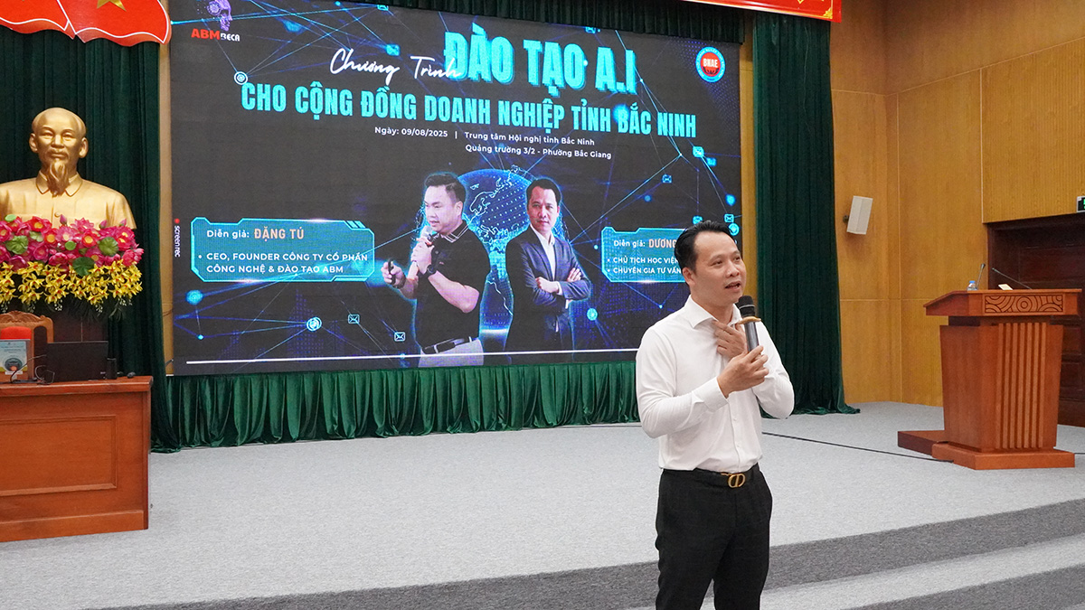 Ông Dương Thanh Sơn chia sẻ với Cộng Đồng Doanh Nghiệp Tỉnh Bắc Ninh