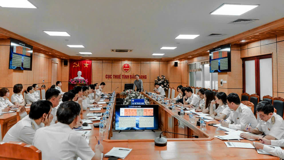 Ông Dương Thanh Sơn làm việc với Cục Thuế Tỉnh Bắc Giang