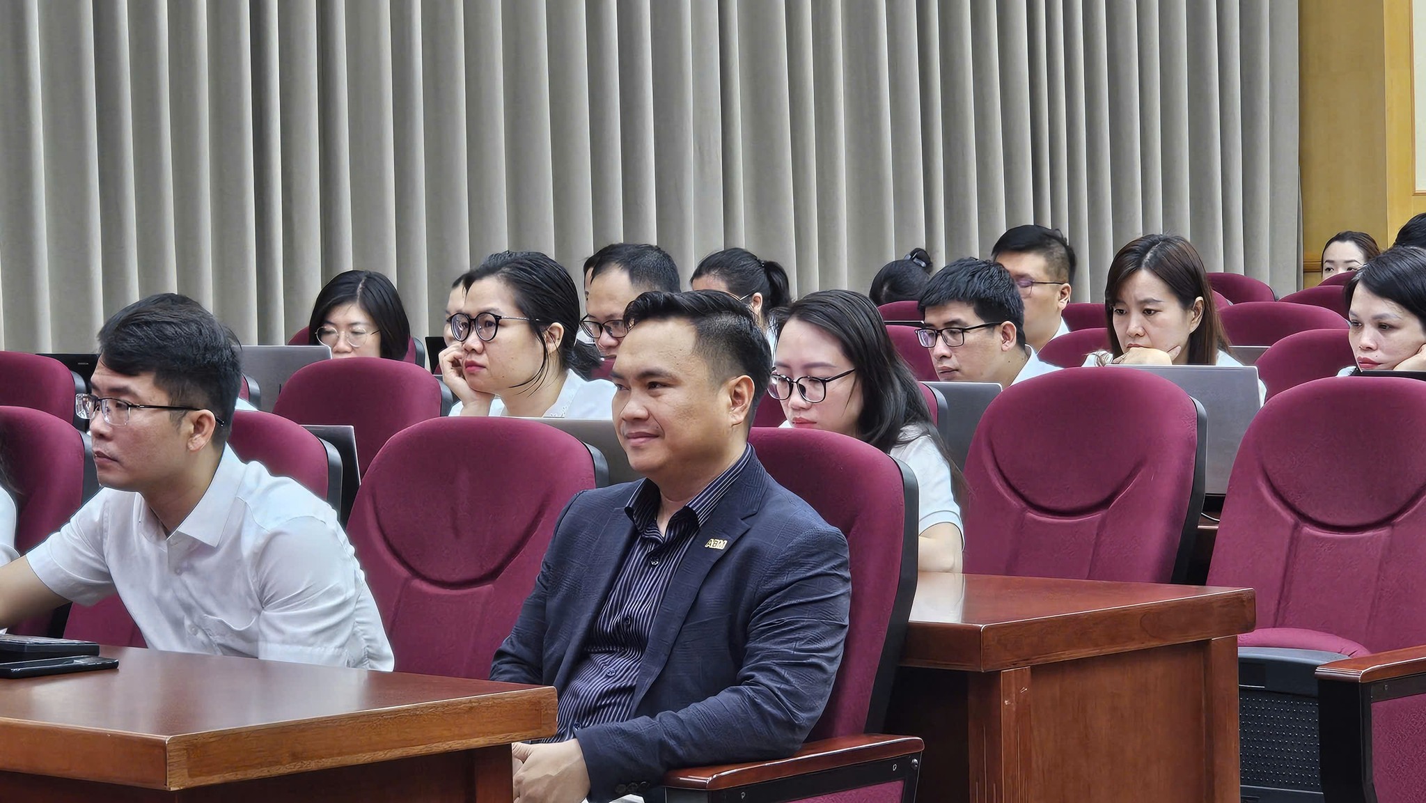 ABM TIẾP TỤC ĐỒNG HÀNH CÙNG AGRIBANK TRIỂN KHAI ĐÀO TẠO ỨNG DỤNG AI TRONG HOẠT ĐỘNG NGÂN HÀNG