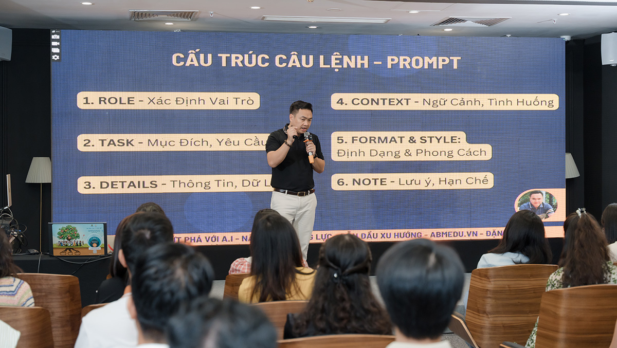 Một buổi làm việc của CEO Ông Đặng Tú